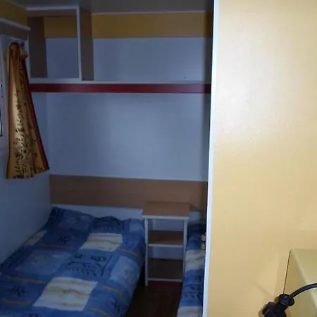 Kemp Mobil-home 4 Pers Avec Terrasse - Cuisine Equipee - Api-1-52-934 *