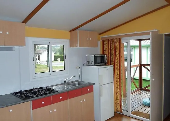 Mobil-home 4 Pers Avec Terrasse - Cuisine Equipee - Api-1-52-934 *